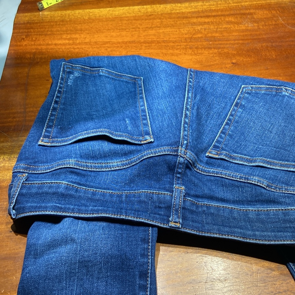 DL 1961 Florence distressed jeans with skinny legs They fit me am I am 5”2